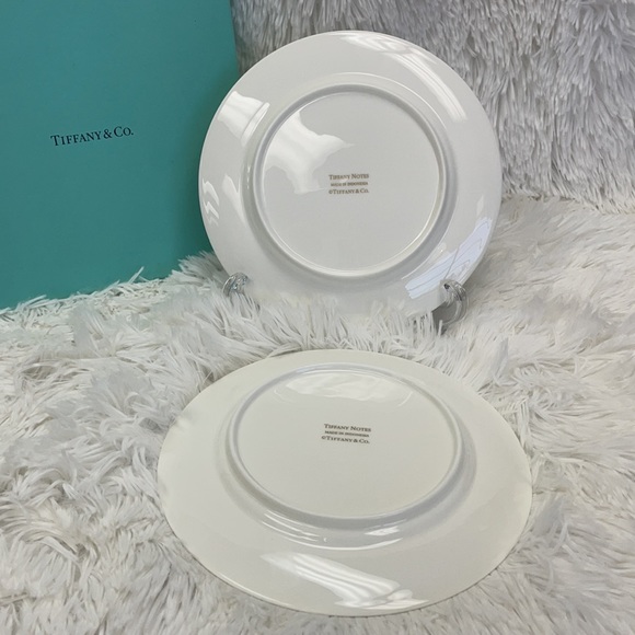 TIFFANY & CO. 2 PC TIFFANY NOTES  FIFTH AVE  PLATES 7.5\